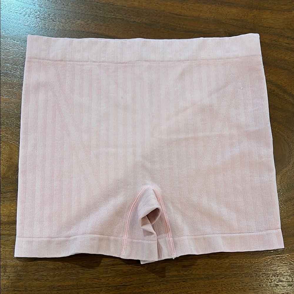 Womens lounge/sleep seamless 3.5” inseam short